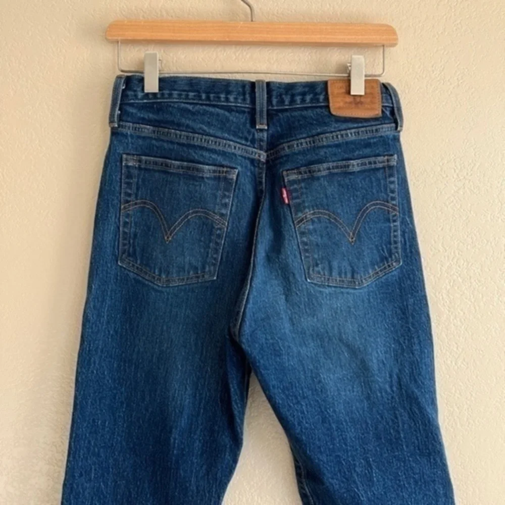 Levi’s Wedgie Straight Leg Button Fly Jeans size 28 - Picture 7 of 7